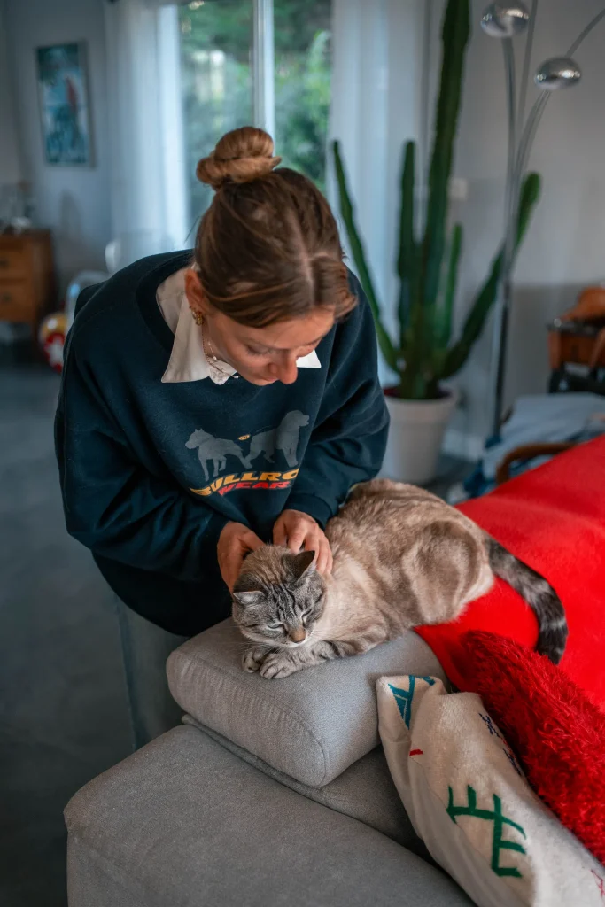 Iris Godin Ostéopathe Animalière – Reportage 24